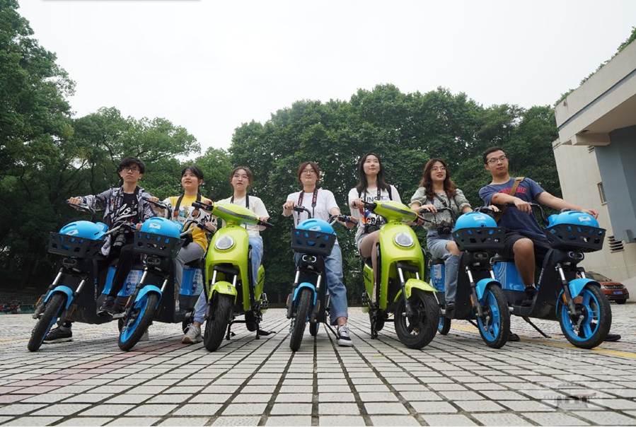 http://news.whu.edu.cn/__local/E/C9/17/1E5DEE43527517E5EE50D46D0FF_DA47D80E_267E6.png